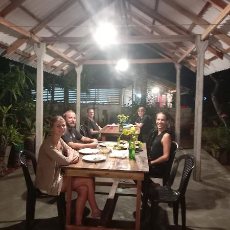 Lake House Homestay Anuradhapura Exterior foto
