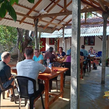 Lake House Homestay Anuradhapura Exterior foto