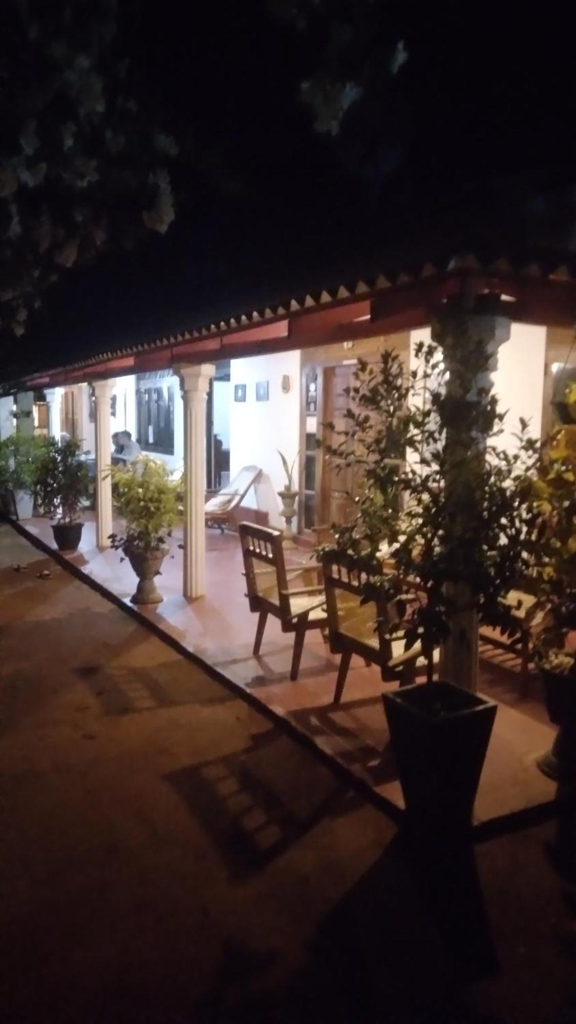 Lake House Homestay Anuradhapura Exterior foto