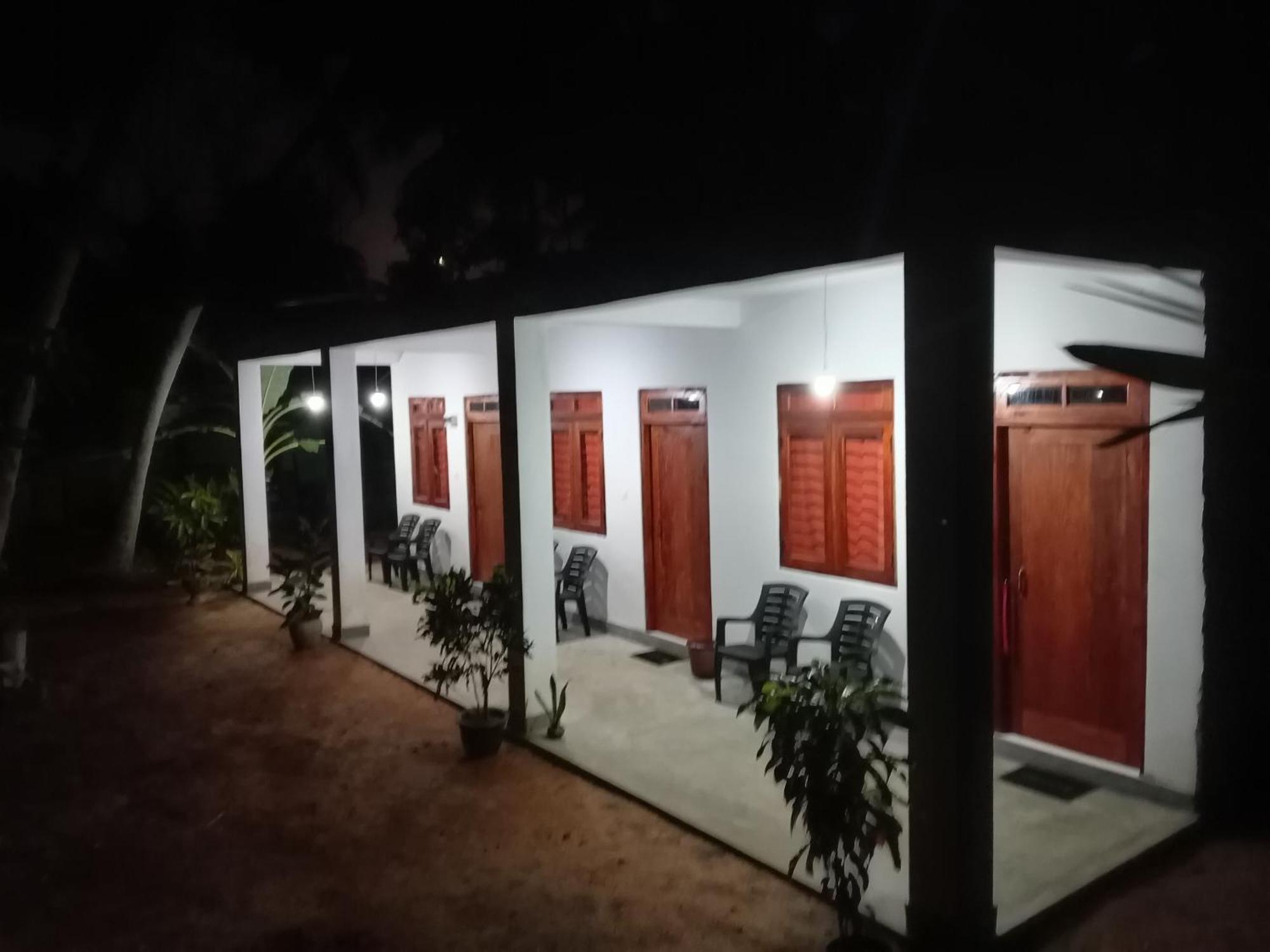 Lake House Homestay Anuradhapura Exterior foto