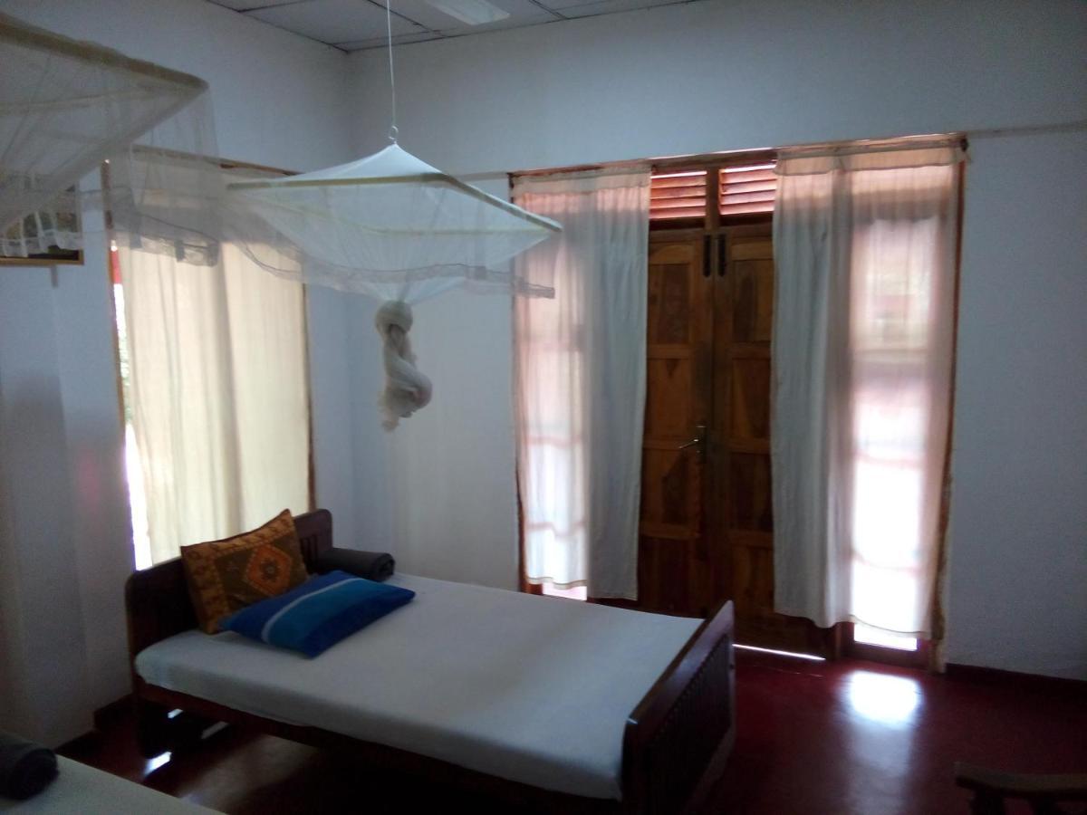 Lake House Homestay Anuradhapura Exterior foto