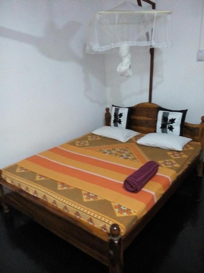 Lake House Homestay Anuradhapura Exterior foto